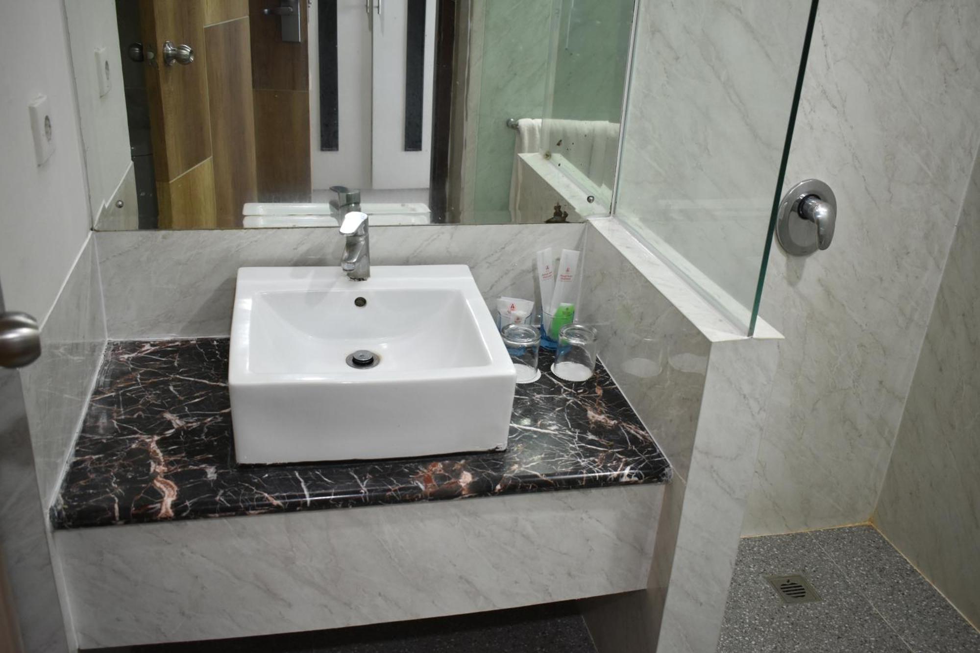 Abadi Hotel Malioboro Yogyakarta By Tritama Hospitality Extérieur photo