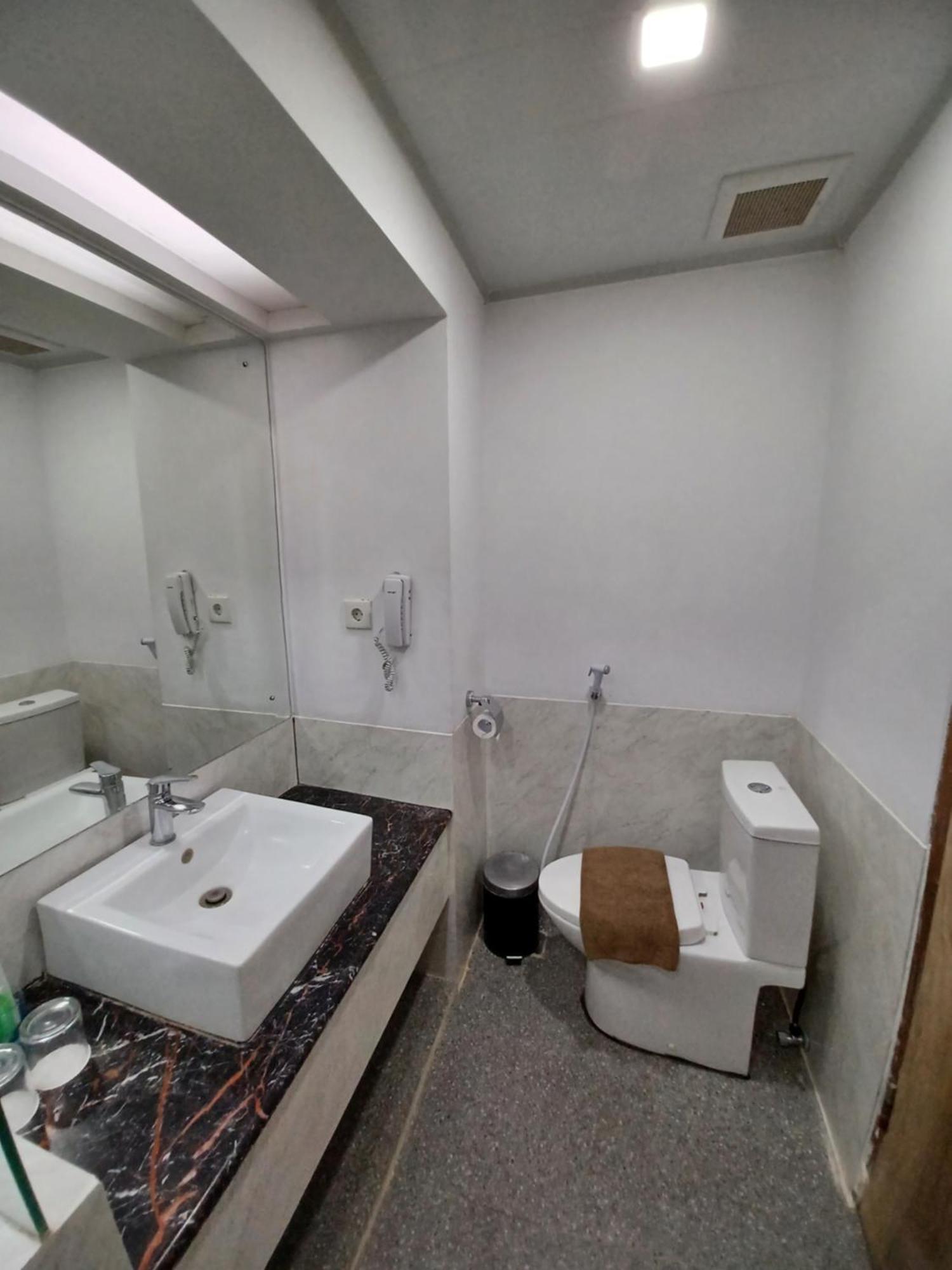 Abadi Hotel Malioboro Yogyakarta By Tritama Hospitality Extérieur photo